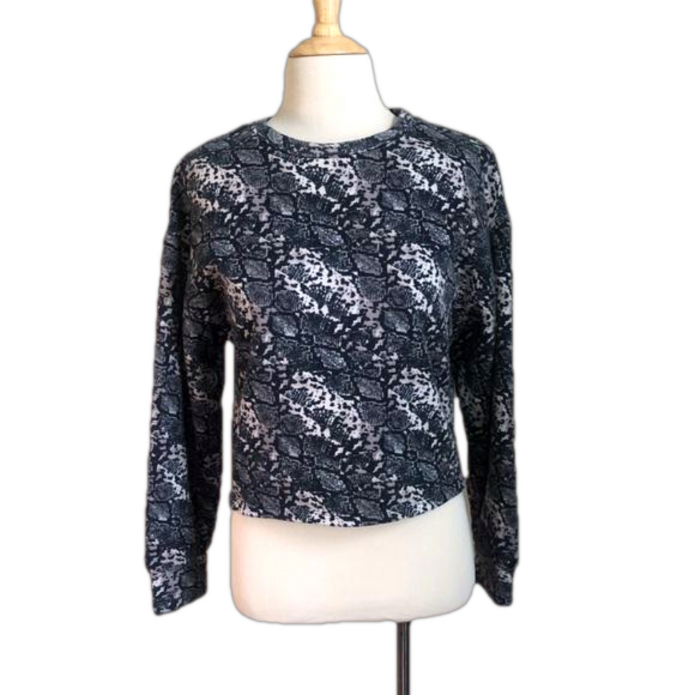 ZARA Women's Small Black Snakeskin Print Long Sleeve Crop Topβ Cozy Comfy